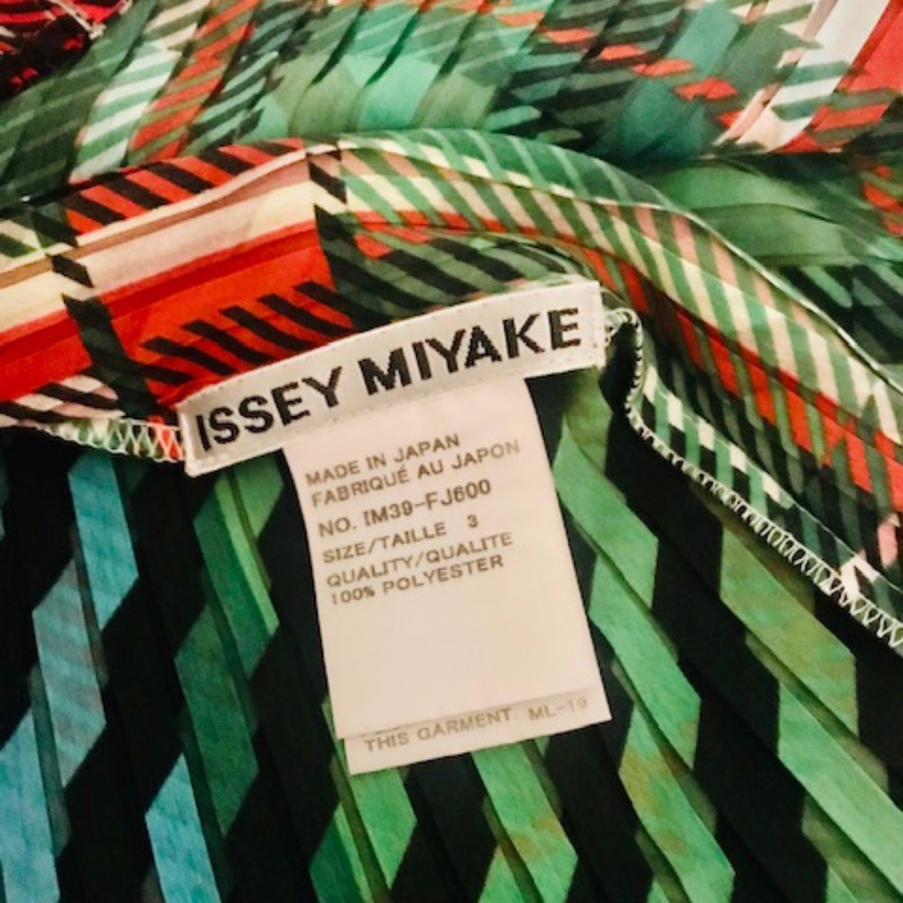 Issey Miyake Pleats Please Womens V-Neck Top